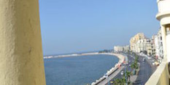 Imagen de los exteriores del Hotel Semiramis, Alejandr&iacute;a. Foto 8