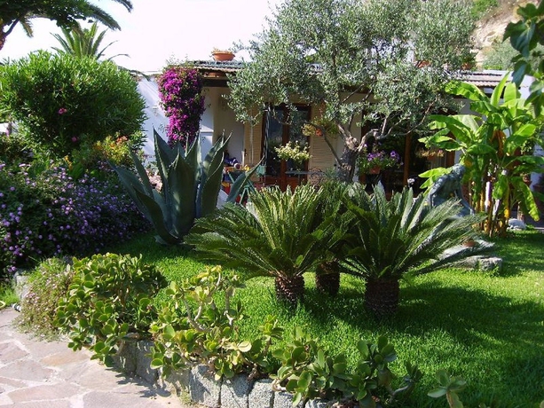 Imagen de los exteriores del Hotel Semiramis De Charme. Foto 12