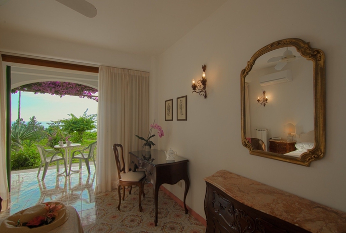 Imagen de la habitación del Hotel Semiramis De Charme. Foto 7