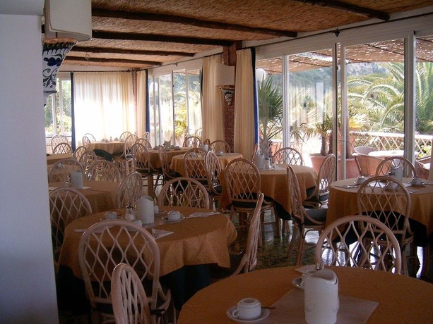 Imagen del bar/restaurante del Hotel Semiramis De Charme. Foto 2