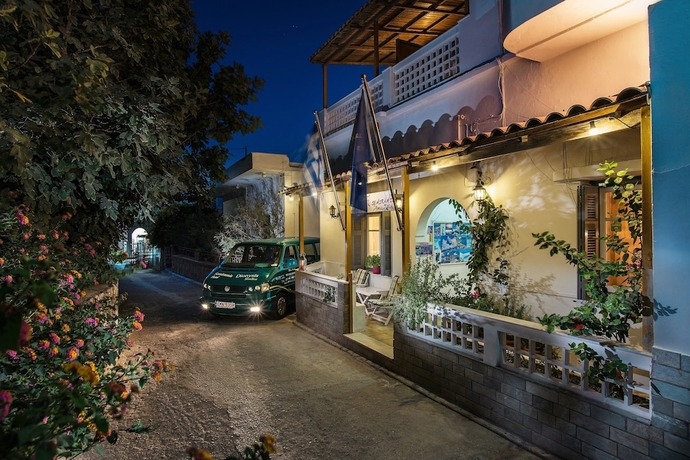 Imagen de los interiores del Hotel Semiramis Guesthouse, Kaminia. Foto 18