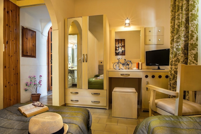 Imagen de la habitación del Hotel Semiramis Guesthouse, Kaminia. Foto 14
