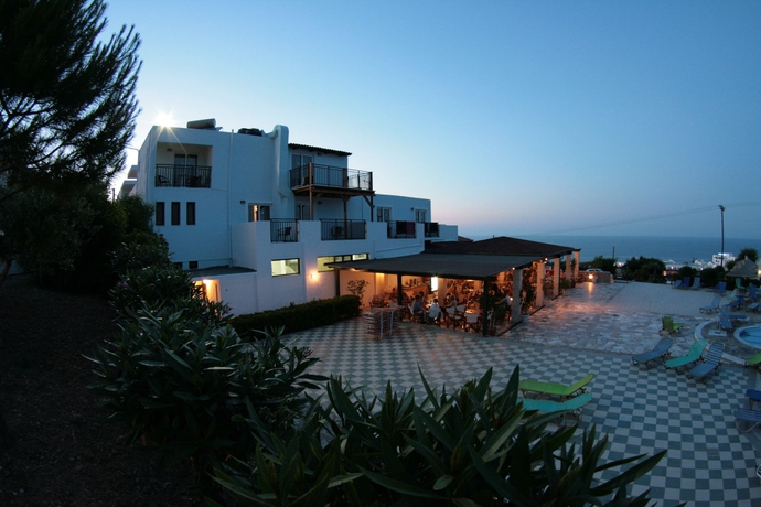 Imagen de los exteriores del Hotel Semiramis Village. Foto 7