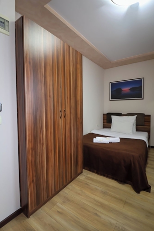 Imagen de la habitación del Hotel Semitronix. Foto 15