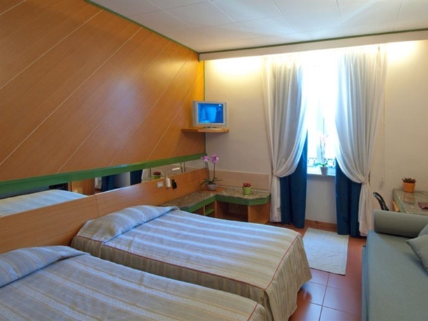Imagen general del Hotel Sempione, Mil&aacute;n. Foto 2