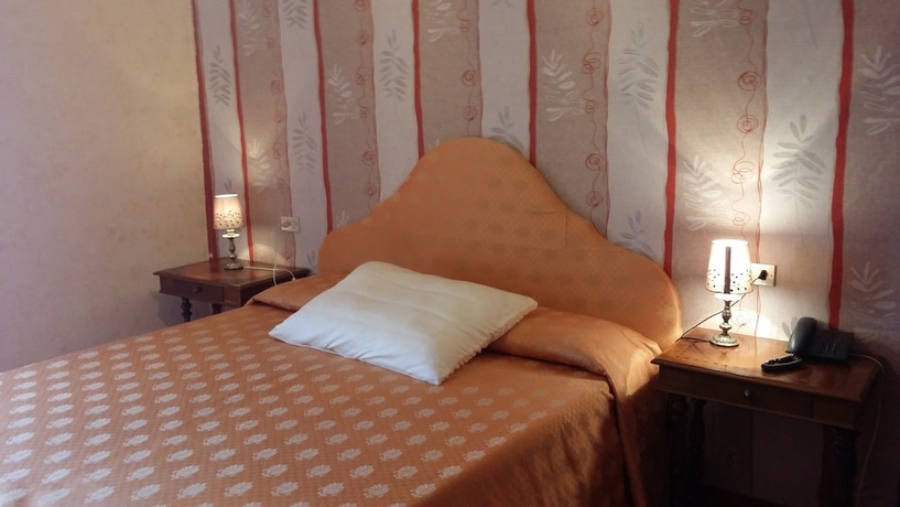 Imagen de la habitación del Hotel Sempione, Stresa. Foto 5