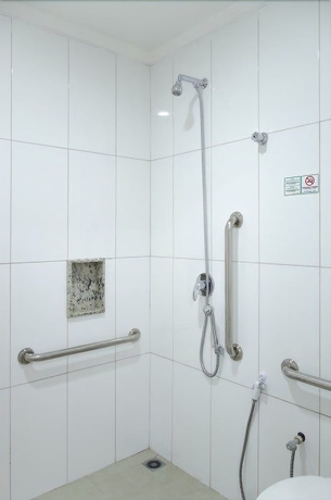 Imagen de la habitación del Hotel Semprehotel. Foto 14