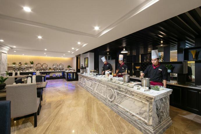Imagen del bar/restaurante del Hotel Sen Grand and Spa Managed By Sen Group. Foto 8