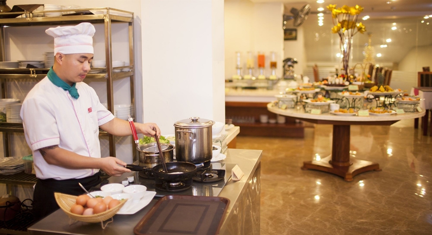 Imagen del bar/restaurante del Hotel Sen Luxury. Foto 4