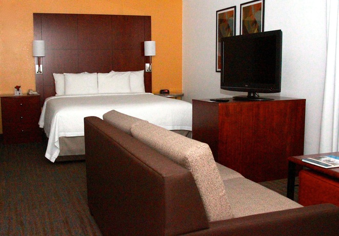 Imagen de la habitación del Hotel SenS Suites Livermore. Foto 4