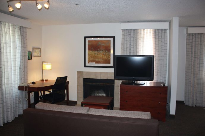 Imagen de la habitación del Hotel SenS Suites Livermore. Foto 7