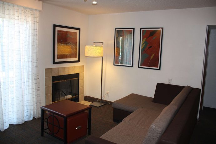 Imagen de la habitación del Hotel SenS Suites Livermore. Foto 8