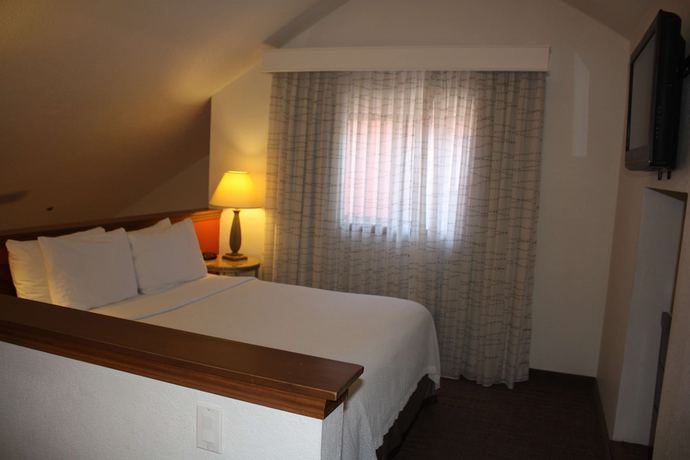 Imagen de la habitación del Hotel SenS Suites Livermore. Foto 11