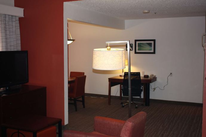 Imagen de la habitación del Hotel SenS Suites Livermore. Foto 13