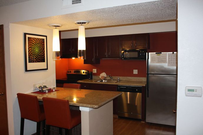 Imagen de la habitación del Hotel SenS Suites Livermore. Foto 16