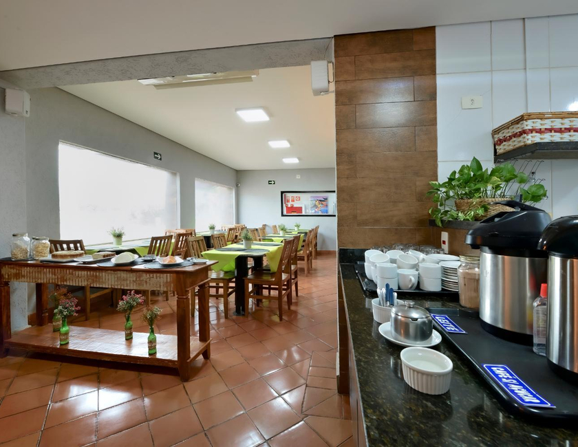 Imagen general del Hotel Senador. Foto 10