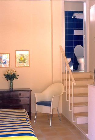 Imagen de la habitación del Hotel Senaria. Foto 7