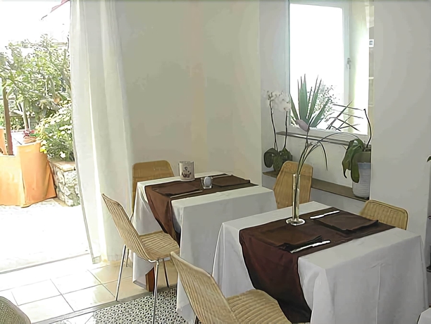 Imagen del bar/restaurante del Hotel Senaria. Foto 3