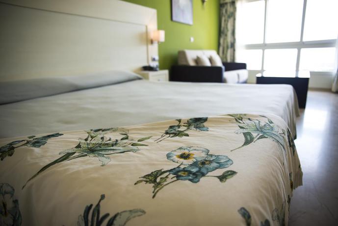 Imagen de la habitación del Hotel Senator Águilas. Foto 9