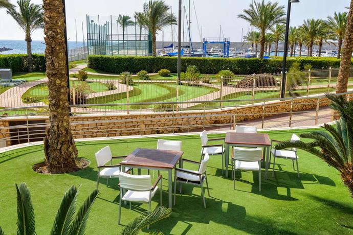 Imagen de los interiores del Hotel Senator Águilas. Foto 21