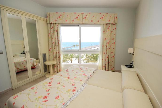 Imagen de la habitación del Hotel Senator &Aacute;guilas. Foto 15
