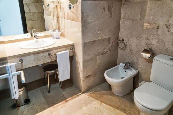 Imagen de la habitación del Hotel Senator &Aacute;guilas. Foto 21