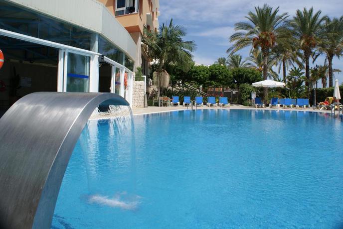 Imagen de la piscina del Hotel Senator &Aacute;guilas. Foto 25