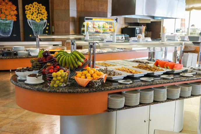 Imagen del bar/restaurante del Hotel Senator &Aacute;guilas. Foto 4