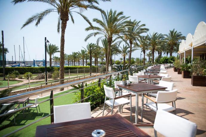 Imagen del bar/restaurante del Hotel Senator &Aacute;guilas. Foto 6