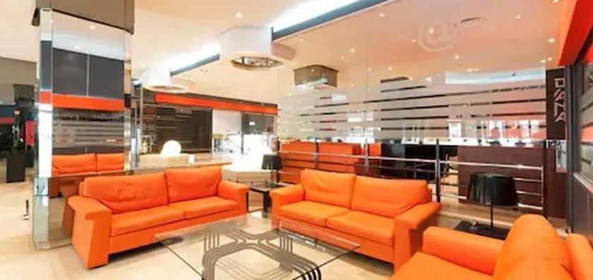 Imagen de los interiores del Hotel Senator Barajas. Foto 8