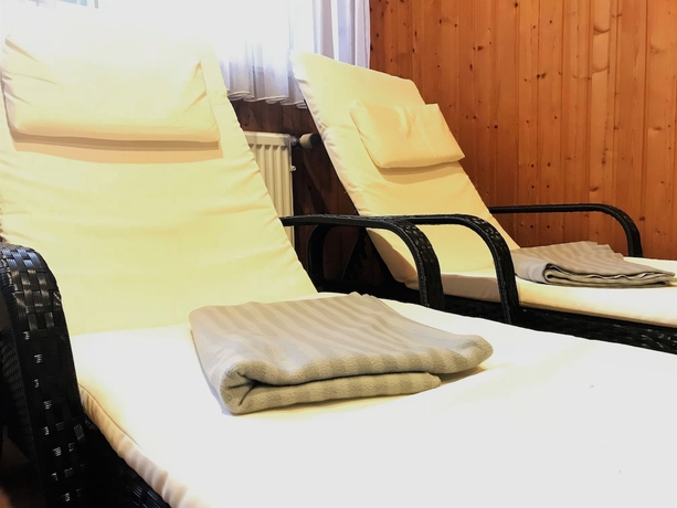 Imagen de la piscina del Hotel Senator, Bielefeld. Foto 17