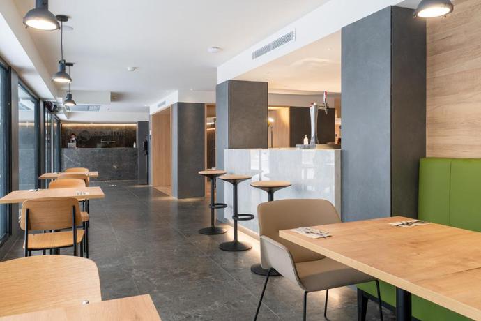 Imagen del bar/restaurante del Hotel Senator Cala Millor. Foto 2