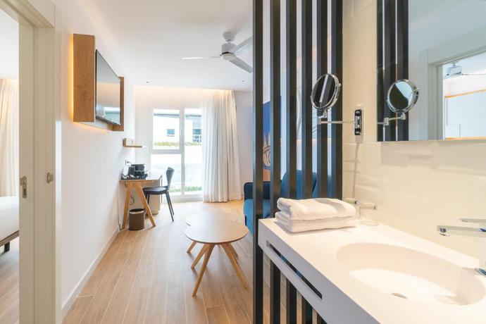 Imagen de la habitación del Hotel Senator Cala Millor. Foto 9