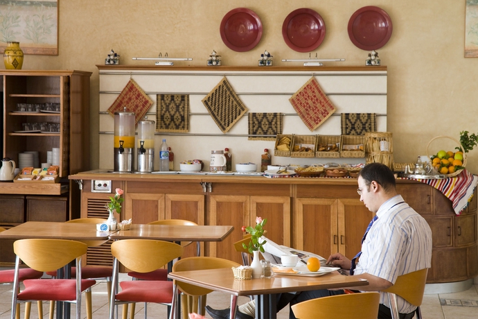 Imagen del bar/restaurante del Hotel Senator Fnideq. Foto 6