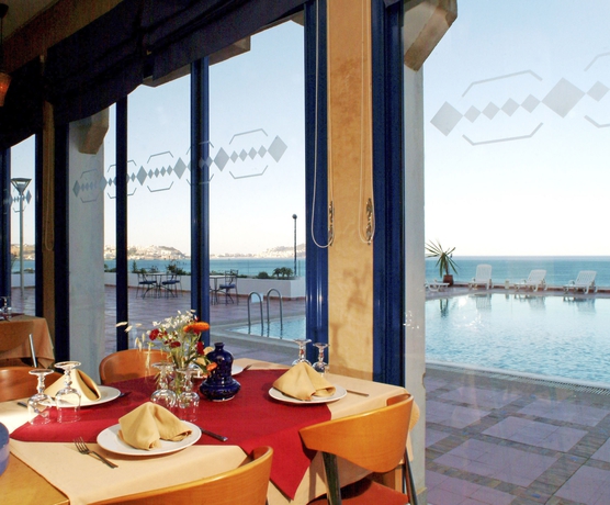 Imagen del bar/restaurante del Hotel Senator Fnideq. Foto 8