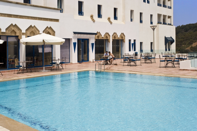 Imagen de la piscina del Hotel Senator Fnideq. Foto 15