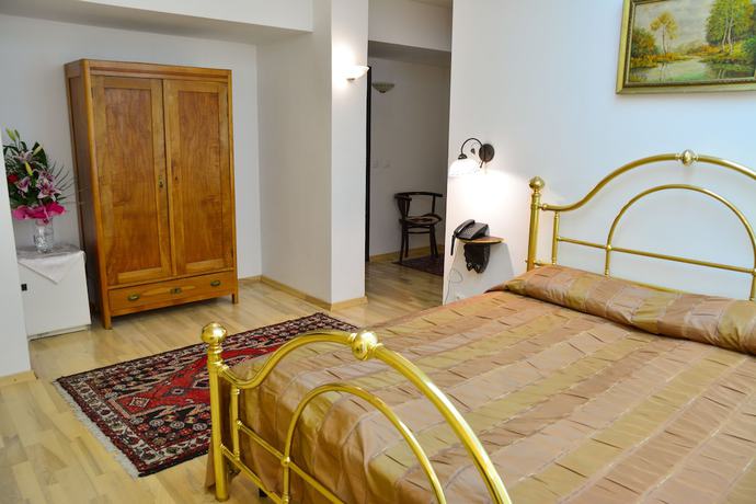 Imagen de la habitación del Hotel Senator, Ghiroda. Foto 5