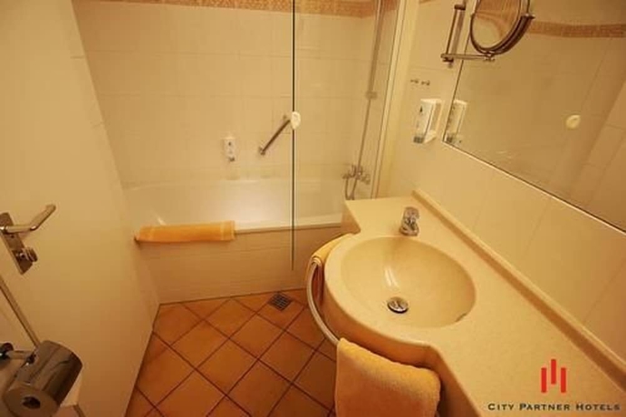 Imagen de la habitación del Hotel Senator Hamburg. Foto 11