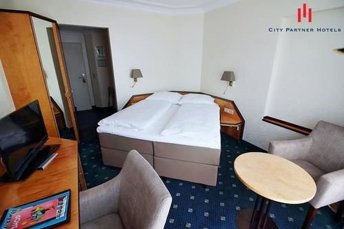 Imagen de la habitación del Hotel Senator Hamburg. Foto 13