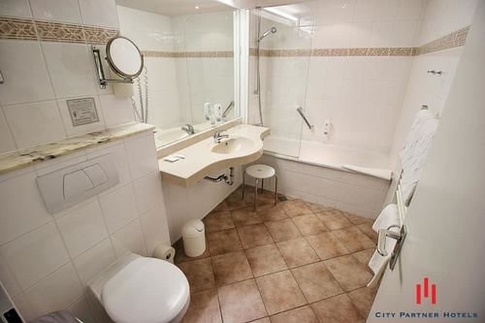 Imagen de la habitación del Hotel Senator Hamburg. Foto 18