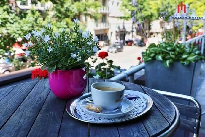 Imagen del bar/restaurante del Hotel Senator Hamburg. Foto 2