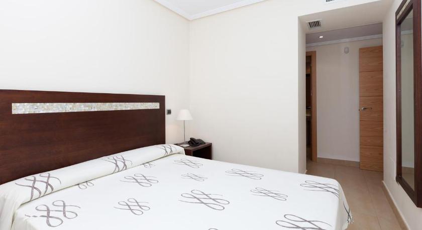 Imagen de la habitación del Hotel Senator Mar Menor Golf & Spa Resort. Foto 4