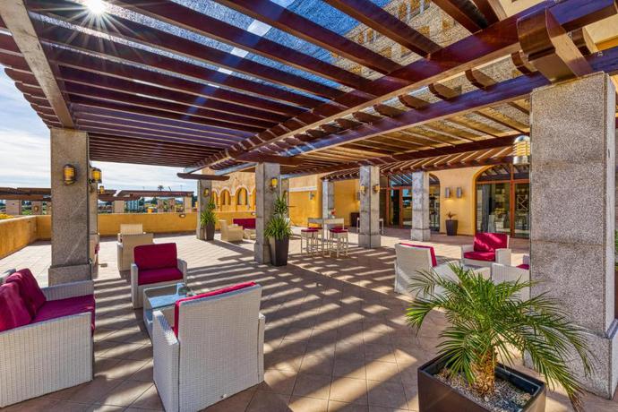 Imagen de los exteriores del Hotel Senator Mar Menor Golf & Spa Resort. Foto 12