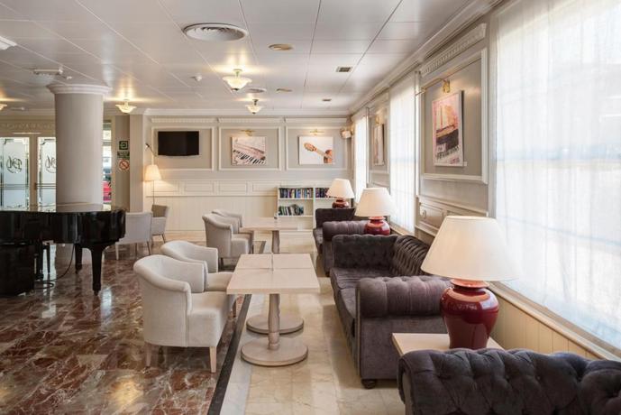 Imagen de los interiores del Hotel Senator Port Mahón. Foto 10