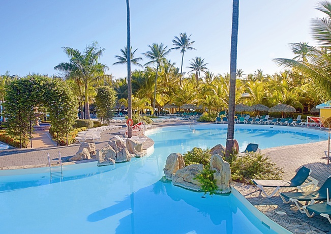 Imagen de la piscina del Hotel Senator Puerto Plata Spa Resort All Inclusive. Foto 21
