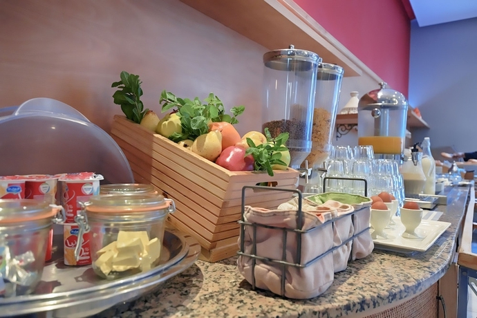 Imagen del bar/restaurante del Hotel Senator Tanger. Foto 5