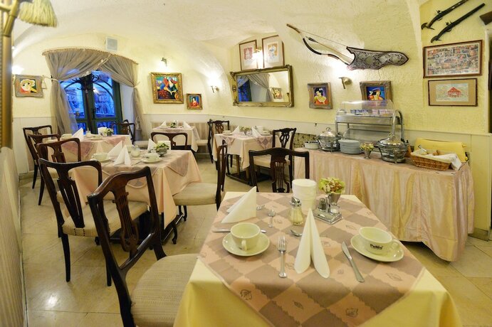 Imagen del bar/restaurante del Hotel Senator-h&aacute;z. Foto 16