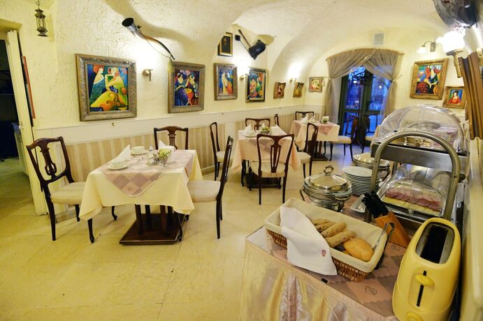 Imagen del bar/restaurante del Hotel Senator-h&aacute;z. Foto 17