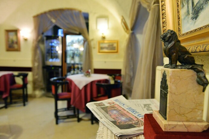 Imagen del bar/restaurante del Hotel Senator-h&aacute;z. Foto 25