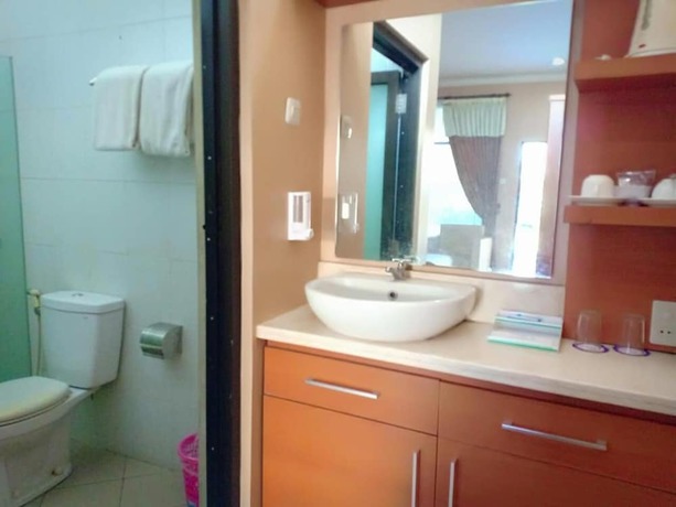Imagen de la habitación del Hotel Sendang Sari. Foto 6